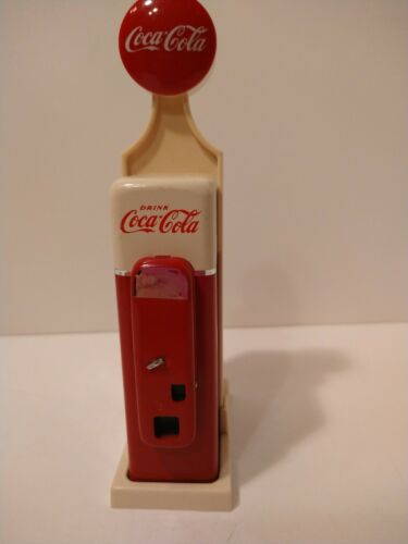 Vintage 1993 Coca Cola Salt & Pepper Shakers Coke Vending Machine