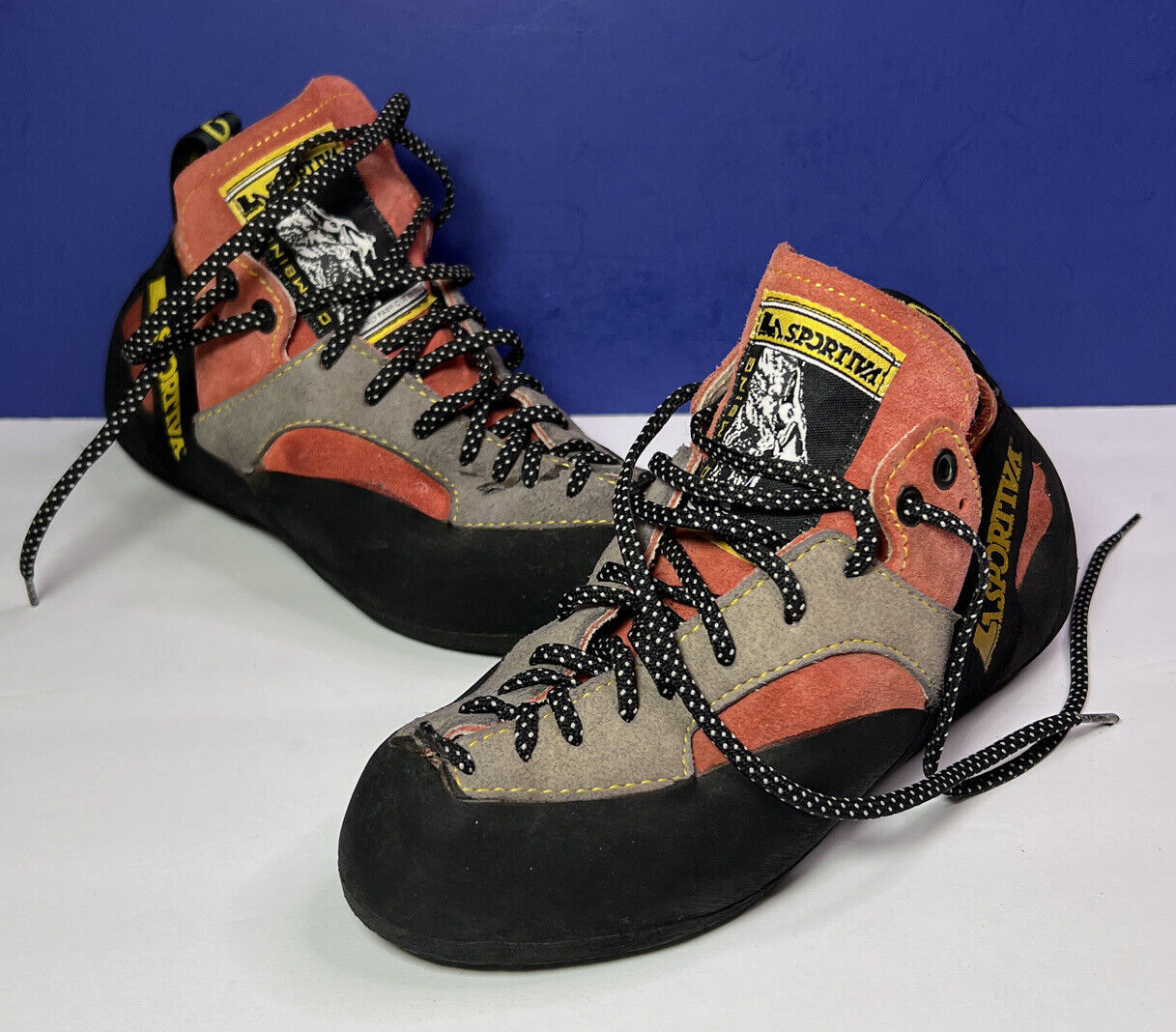 Vintage La Sportiva Rock Cave Climbing Shoes Leather Red Gray Womens 37