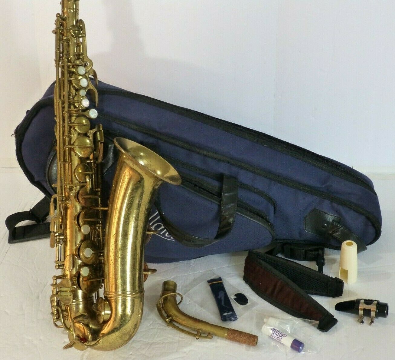 CONN Pan American Alto Saxophone Vintage 1950 w/Soft Case, Mouthpiece - Serviced