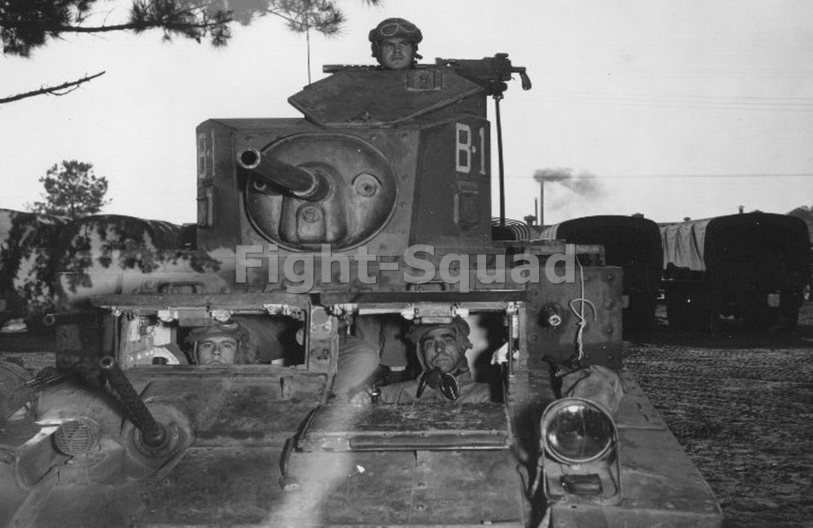 Ww2 Picture Photo M3 Tank Crew Peering Out From Opened Hatches 1941  1313
