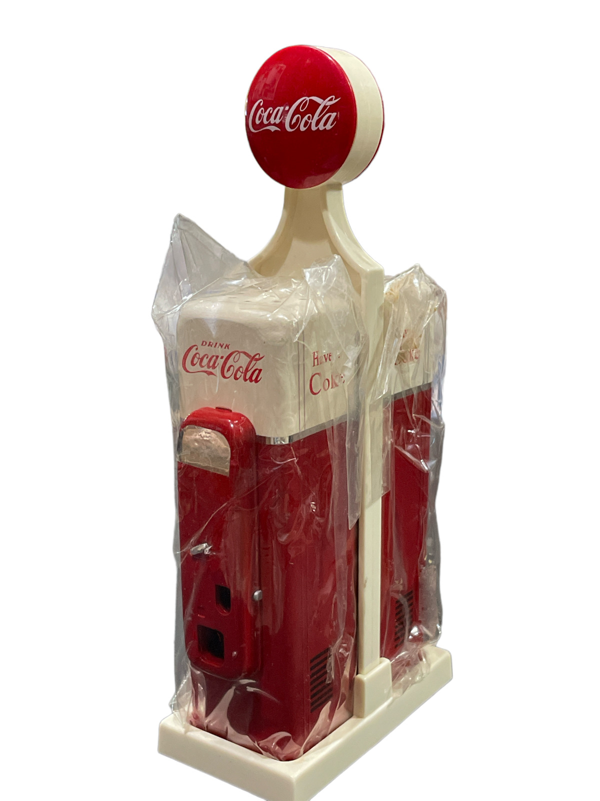 VTG 1993 Original Coca Cola Brand Vender machine Salt and Pepper Shakers