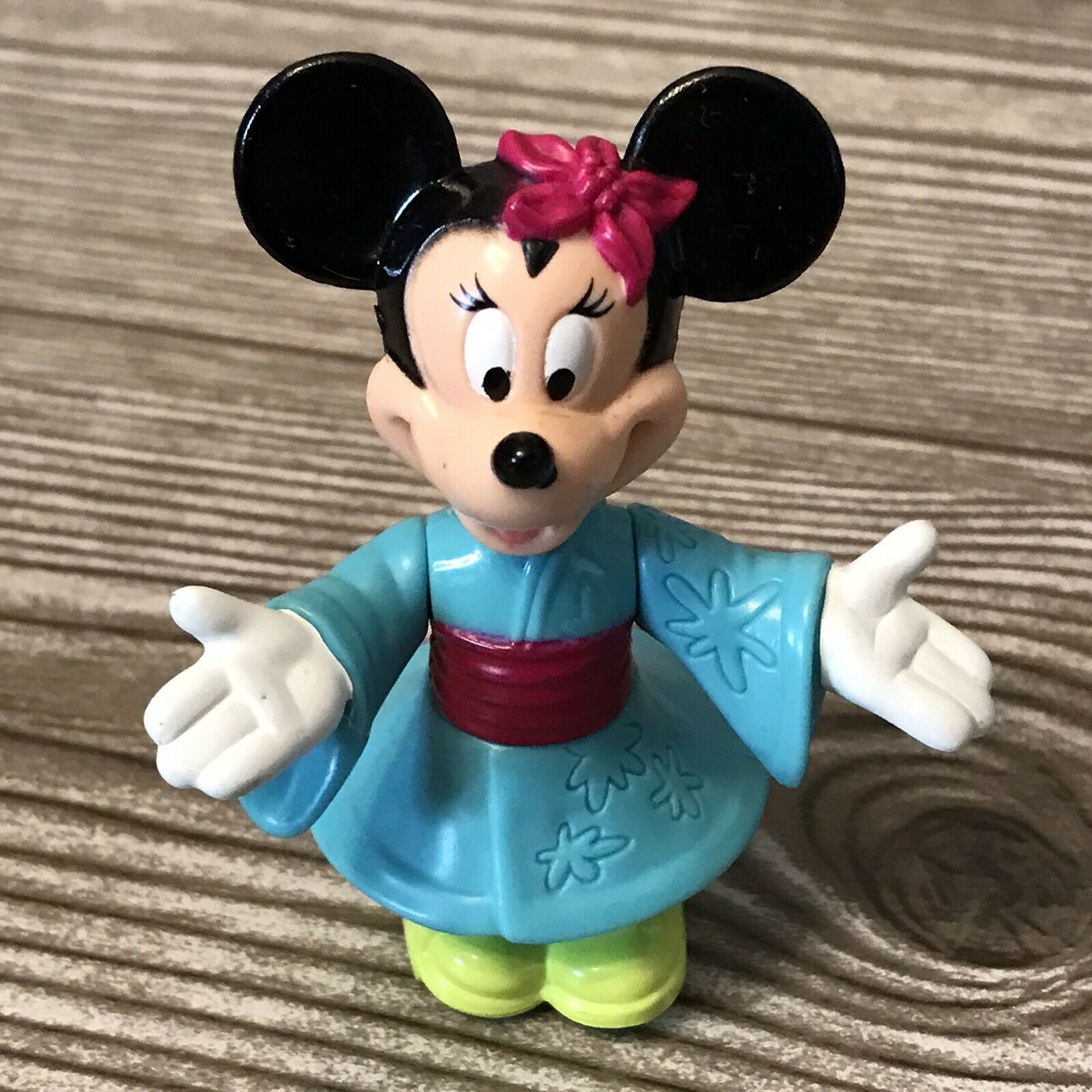 Disney Minnie Mouse In Kimono Epcot Center Toy Vintage Mini Action Figure 1993